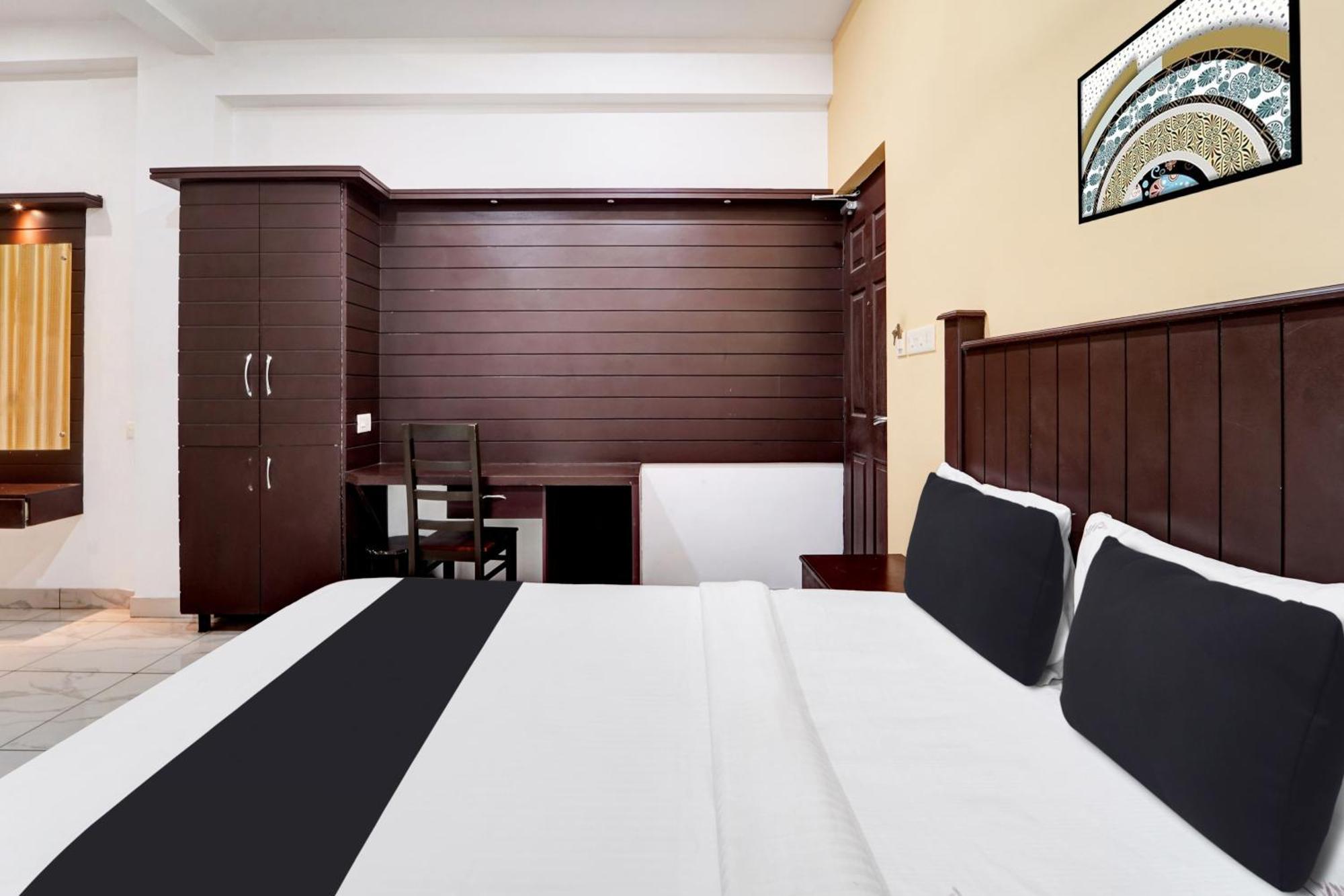 Super Collection O Calvathy Road Near Fort Kochi Exterior foto